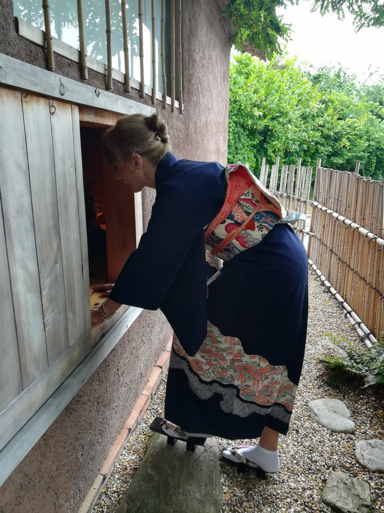 entrée de Corinne par le Nijiriguchi