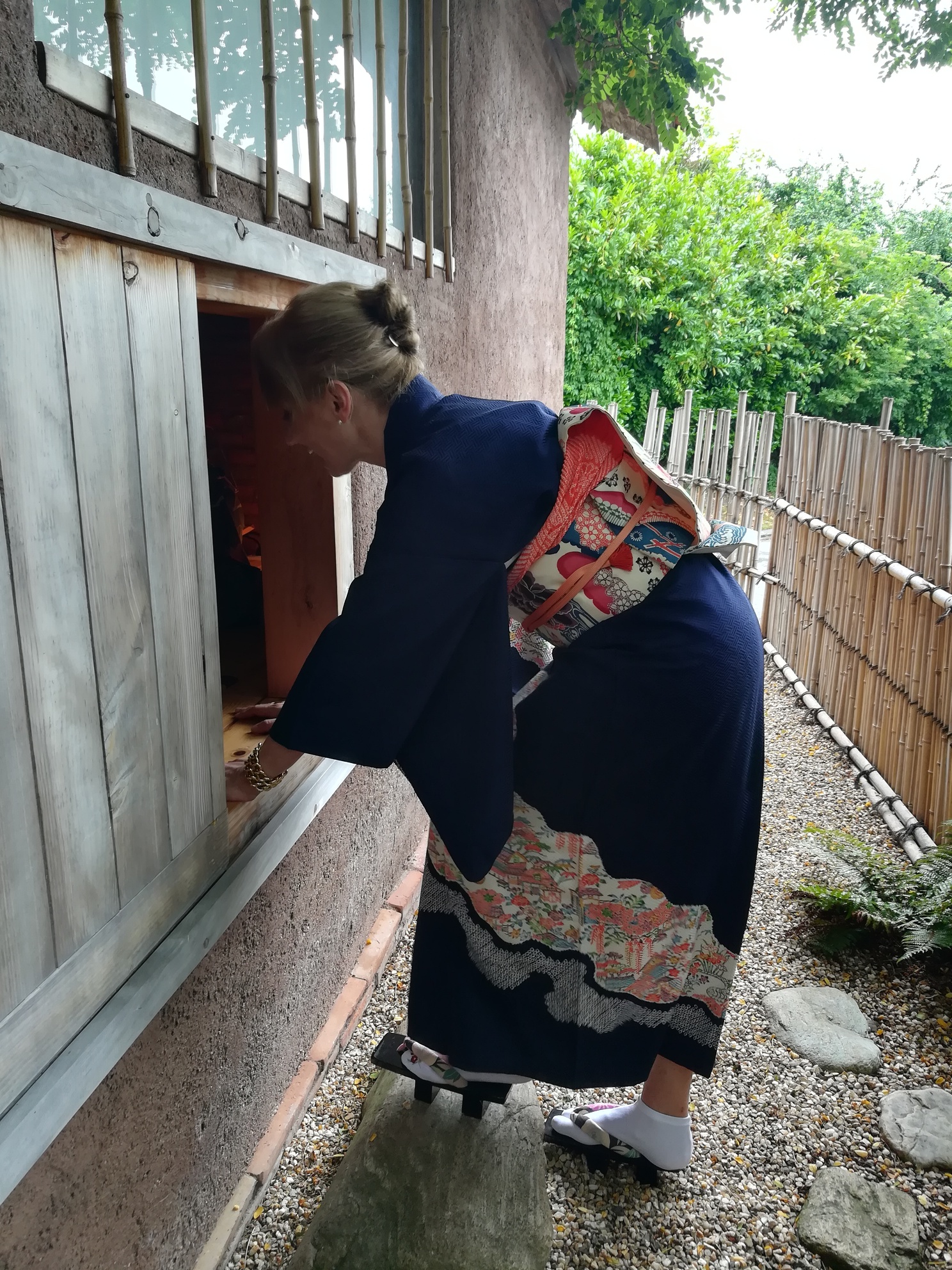 entrée de Corinne par le Nijiriguchi