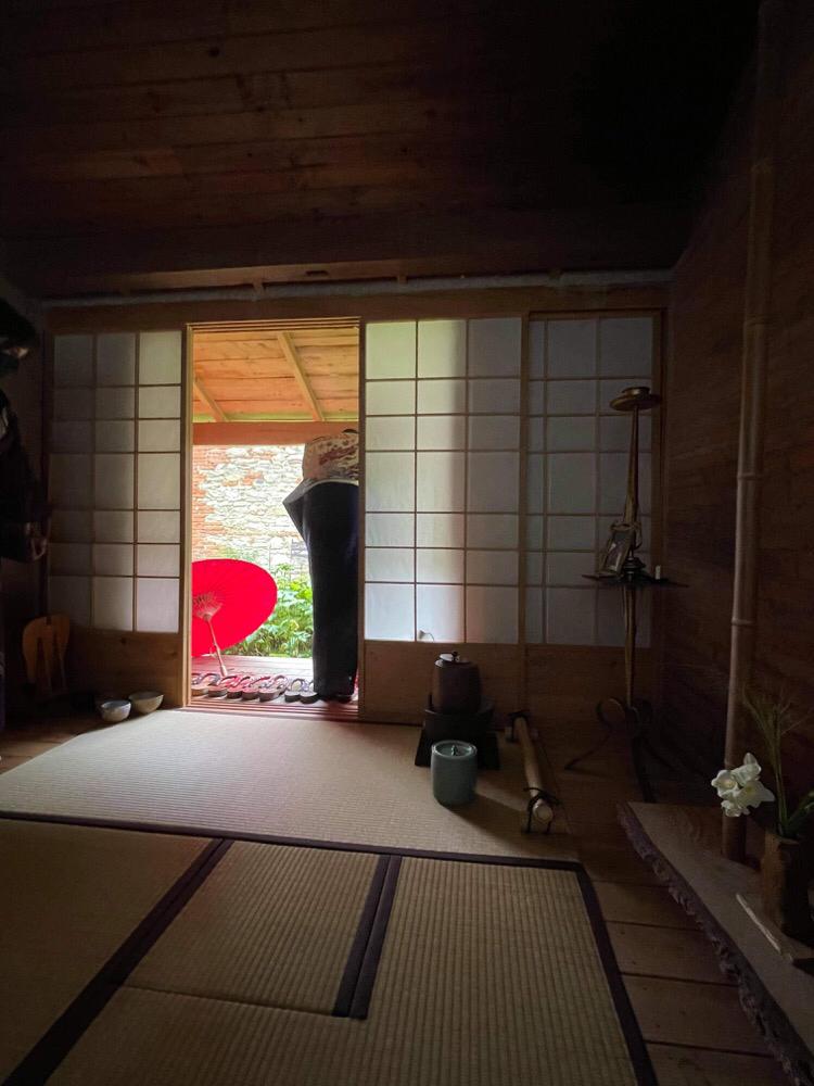 76E81862-315E-4A63-A6AE-228E97030D1D